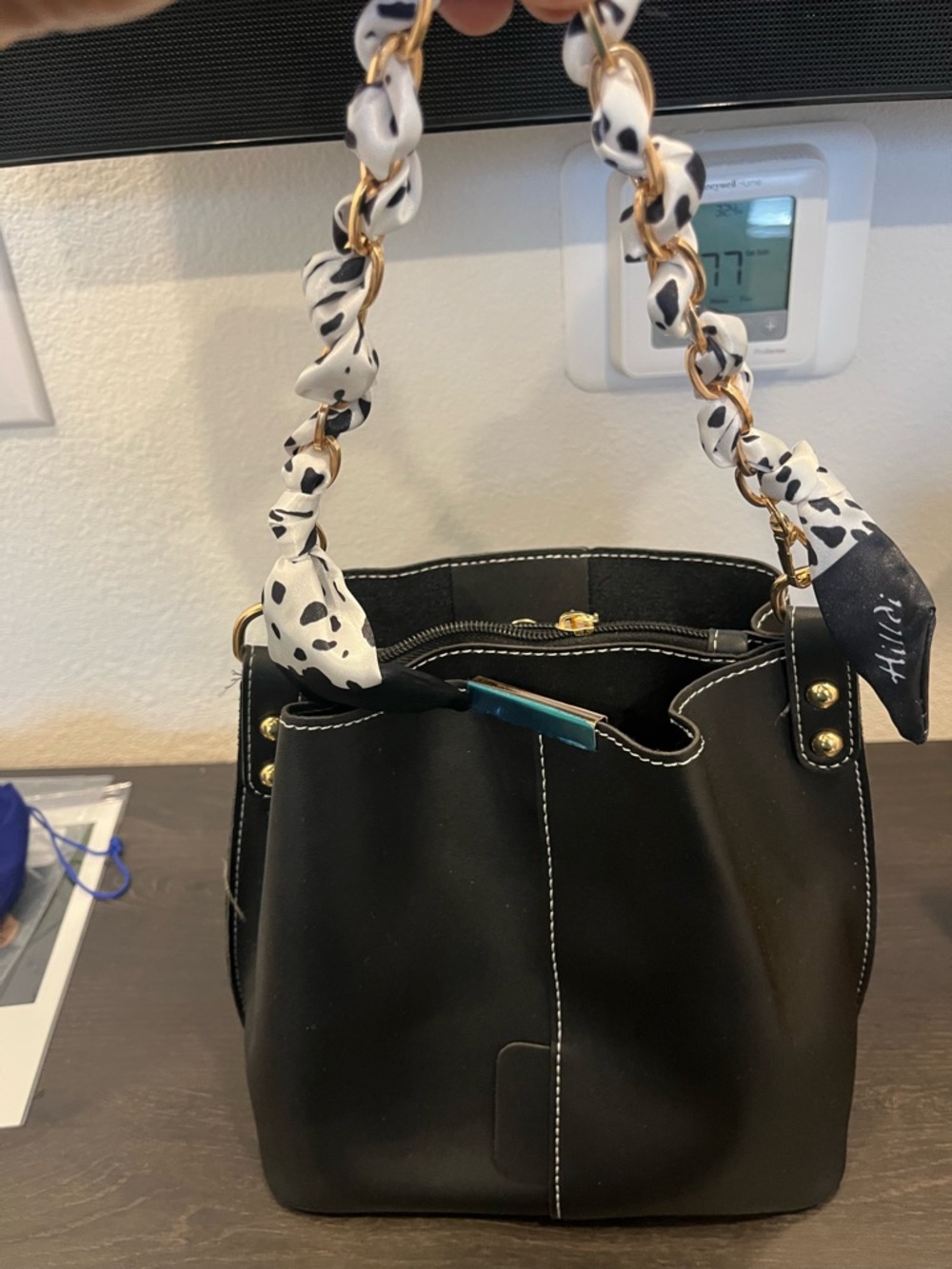 Black Women's Shoulder Bucket bag with Twill Chain Handle